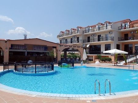 Hotel Alexander ลากานาส ภายนอก รูปภาพ